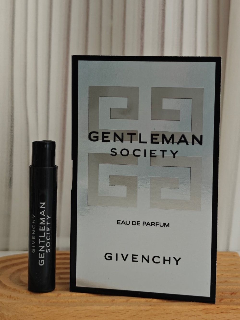 New Givenchy Gentleman Society EDP Sample Spray 1 ml/ 0.03 oz